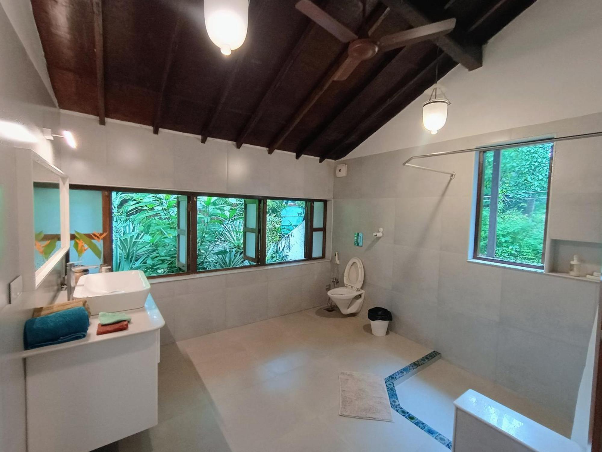 Banyan House - Luxurious 4 Bedroom Villa On One Acre, Near The Beach Nagaon  Dış mekan fotoğraf