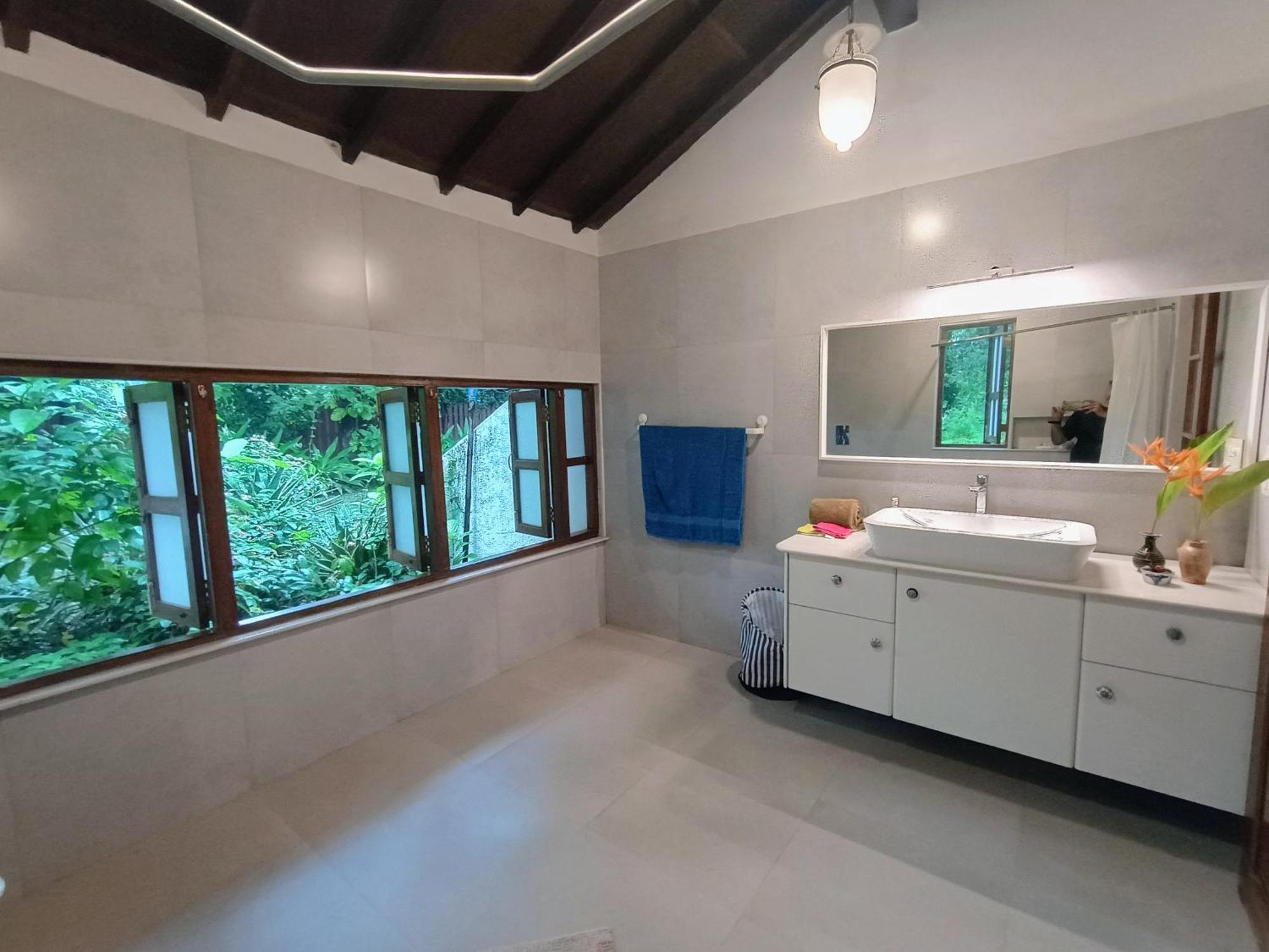 Banyan House - Luxurious 4 Bedroom Villa On One Acre, Near The Beach Nagaon  Dış mekan fotoğraf